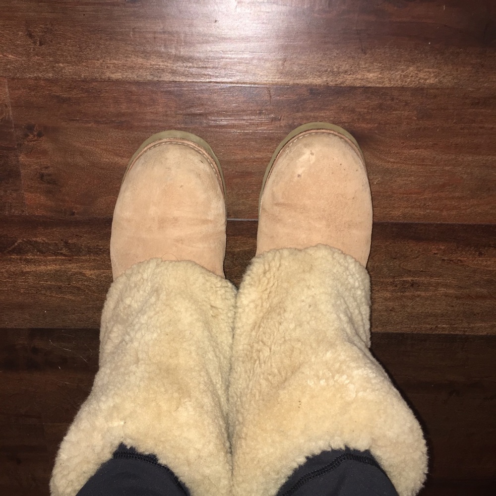 Ugg Australia Fur Boots *SOLD* - Picture 2 of 5